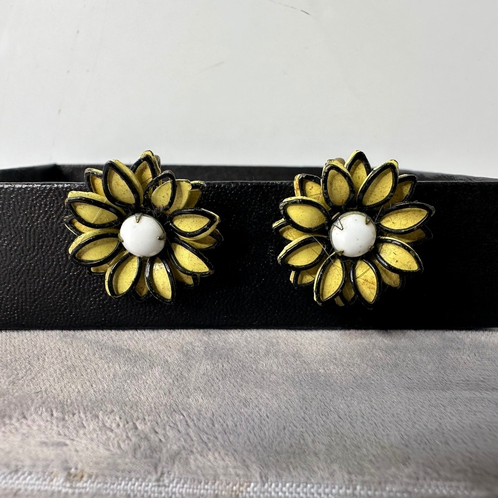 Vintage Yellow Flower Enamel Screw Back Earrings Black Trim Daisy Spring Retro